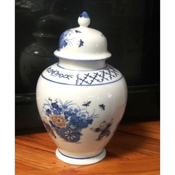 CHINOISERIE GINGER JAR Blue White Clowns design 9" LIDDED Ceramic Porcelain EUC - Picture 4 of 11